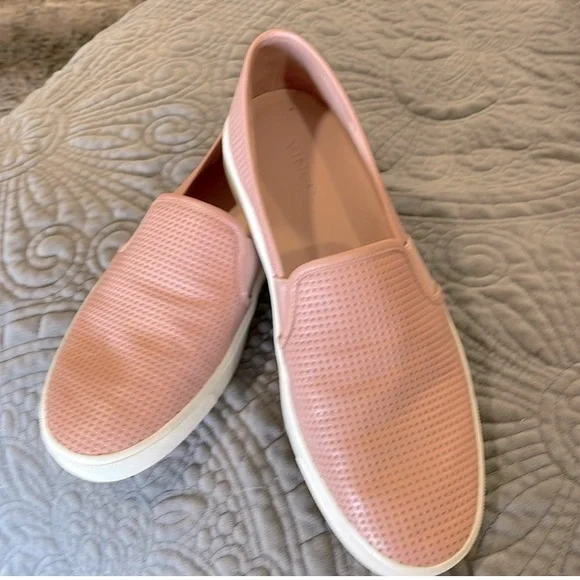 VINCE Blair 5 perforated slip on sneakers size 8 - Picture 2 of 12